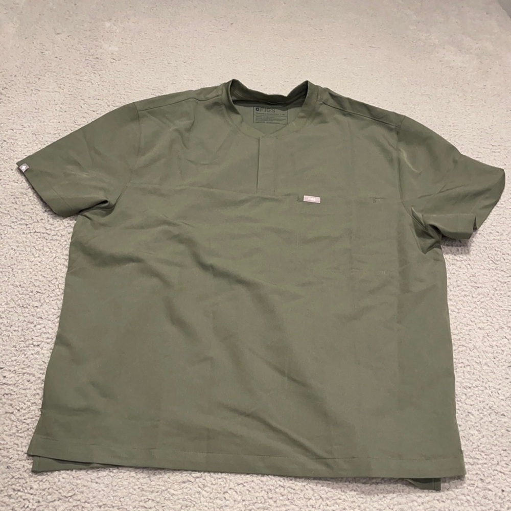 Figs Men's Olive Short Sleeve Tee